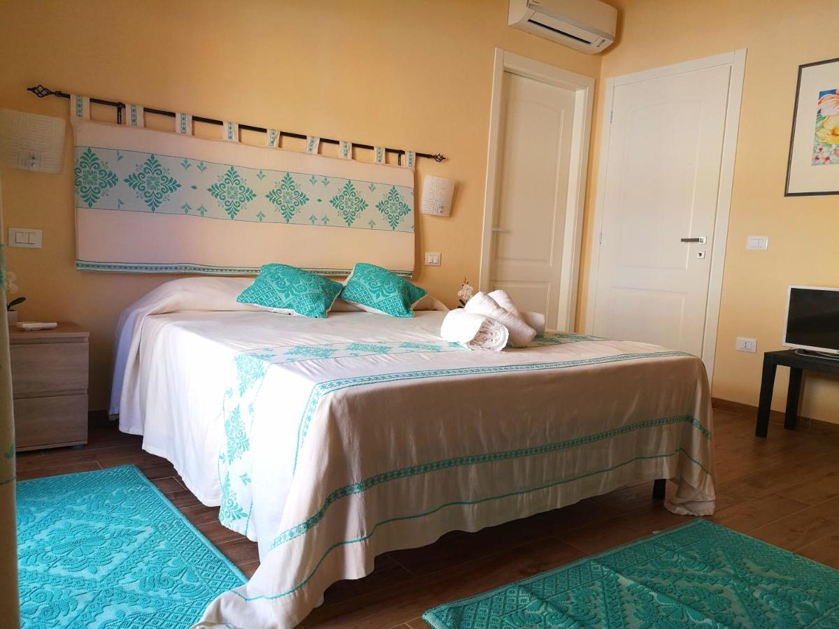 Le Orchidee Hotel Bosa Eksteriør billede